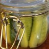 using an inner lid to keep the pickles submerged